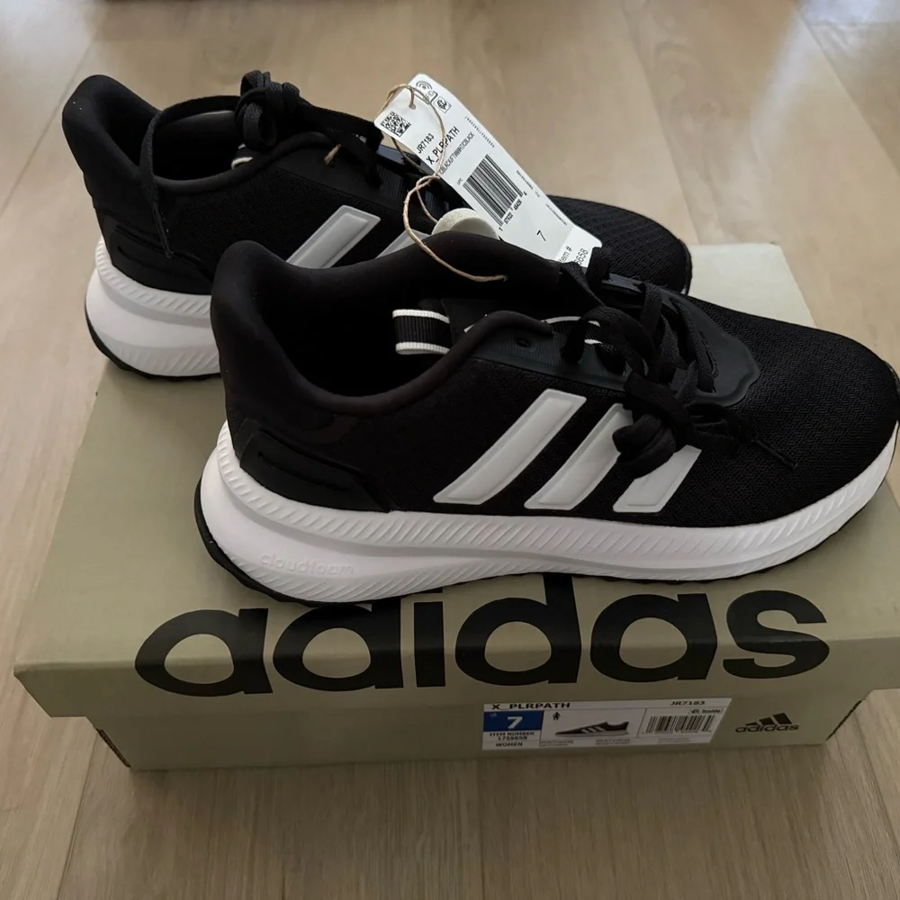 Adidas Cloudfoam Black and White Running Shoes - Picture 1 of 4